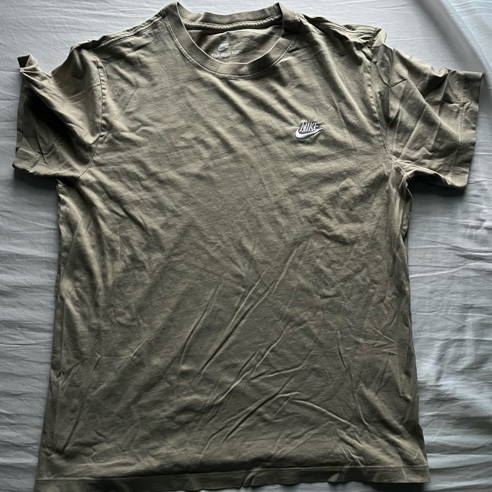 Nike Tan T-Shirt L